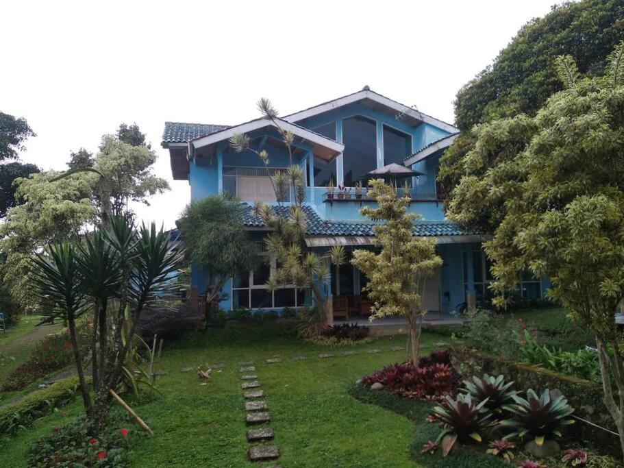 Garden Villas Cipanas Sindanglaya Exterior foto